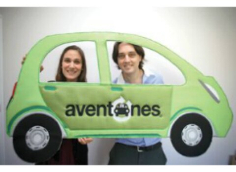 Presta tu auto y ayuda al orbe