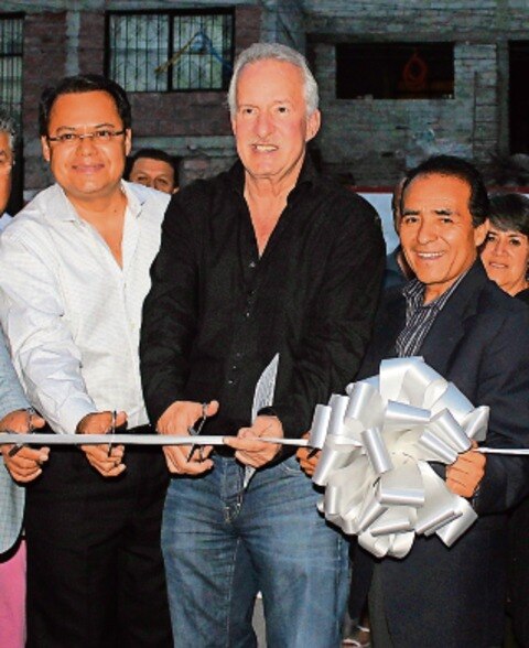 Entregan  una plaza  deportiva en  La Cañada