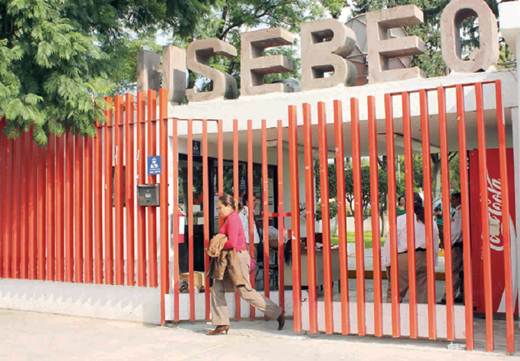 Investigan a 7 profesores