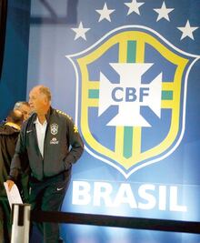 Luis Felipe Scolari deja en suspenso su futuro