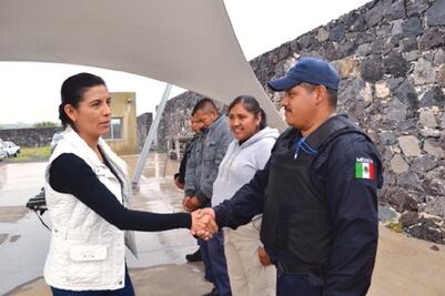 Exhorta a policías a ser eficientes