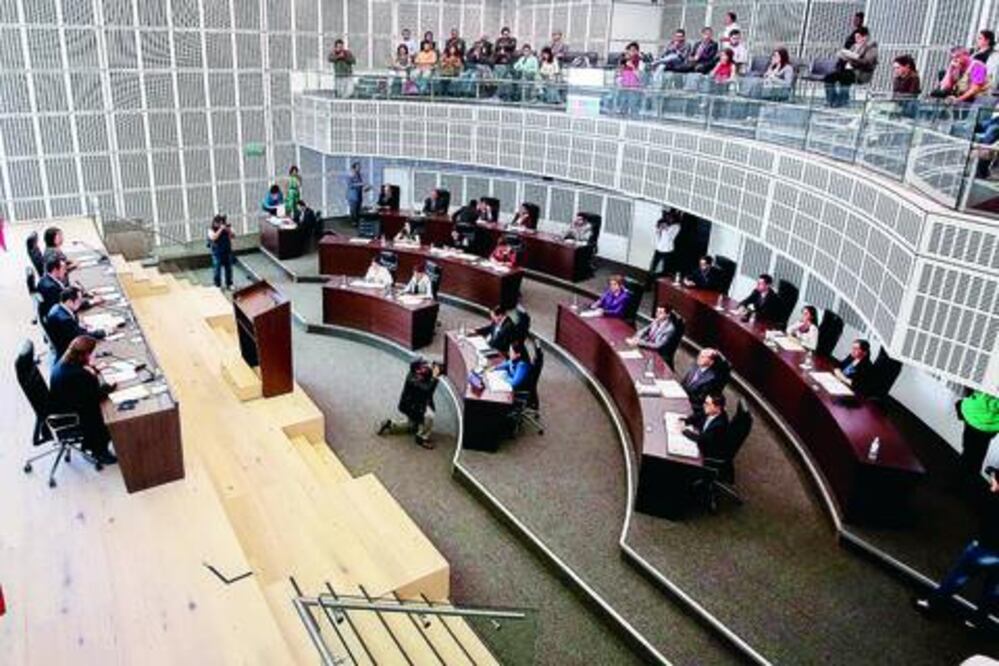 Congreso local recibe una iniciativa para fortalecer  la Comisión Estatal de Caminos (CEC)