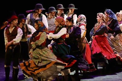 Rinden un homenaje a la danza española