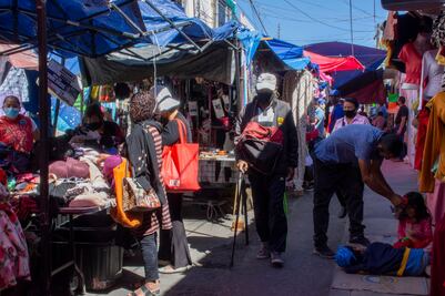 Reportan muerte de 16 tianguistas por Covid-19