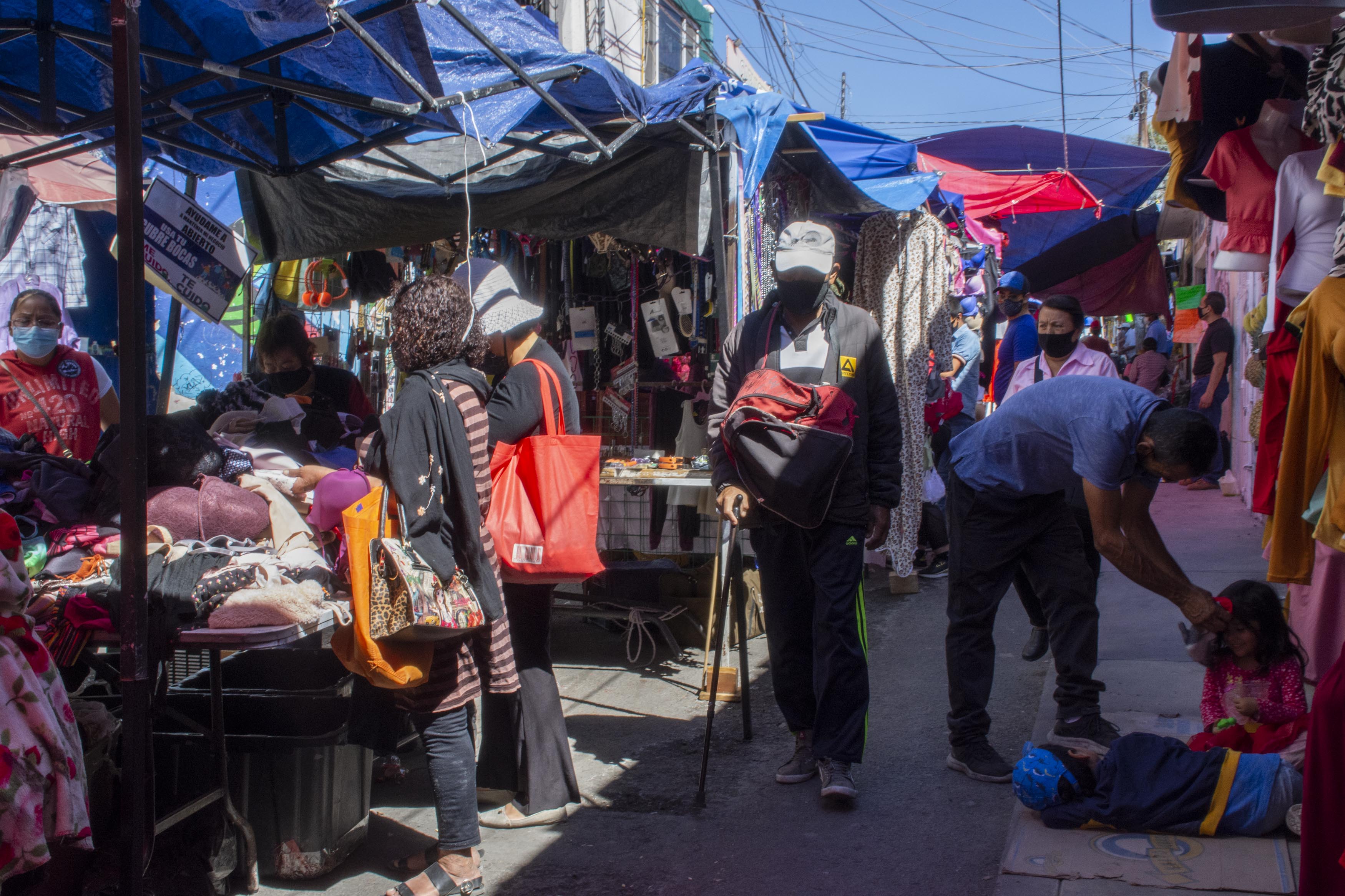 Reportan muerte de 16 tianguistas por Covid-19