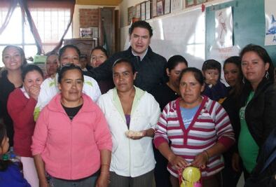 Astudillo realiza gira en Corregidora 