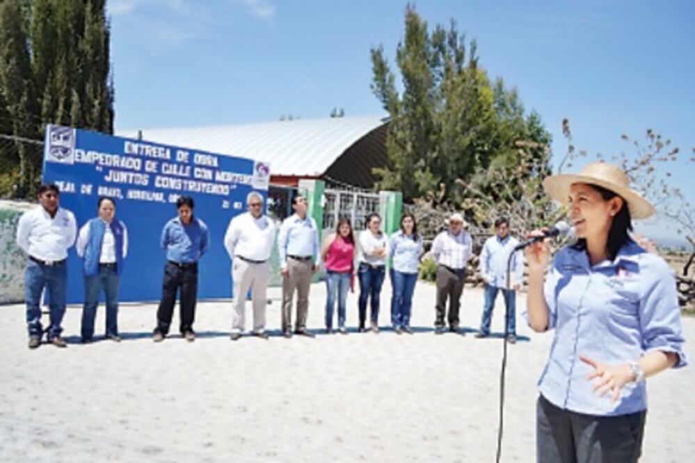 Entregan obras en Huimilpan
