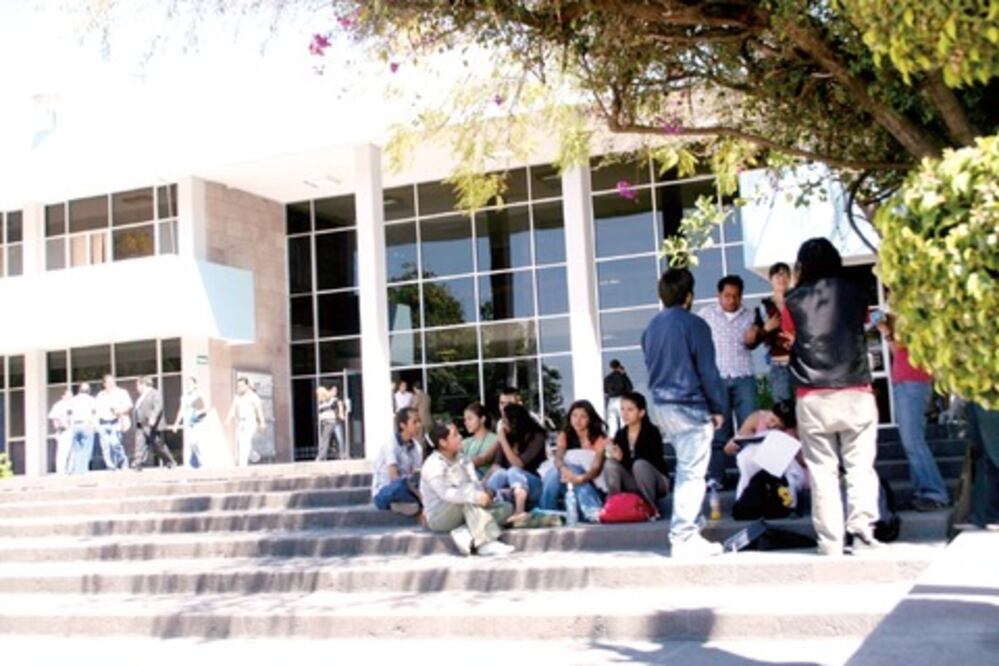 Universitarios, contra violencia de niños