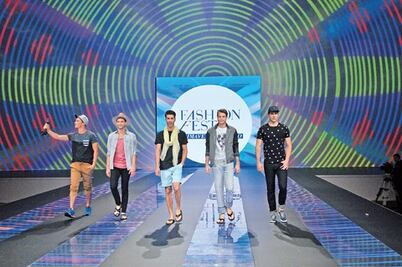 Irina Shayk engalana el Fashion Fest