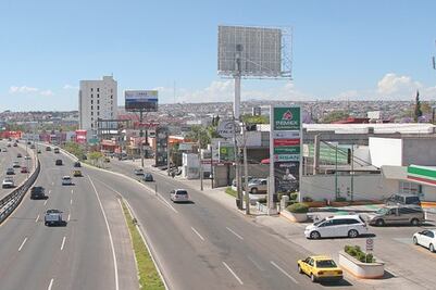 Comienza retiro de publicidad: Calzada