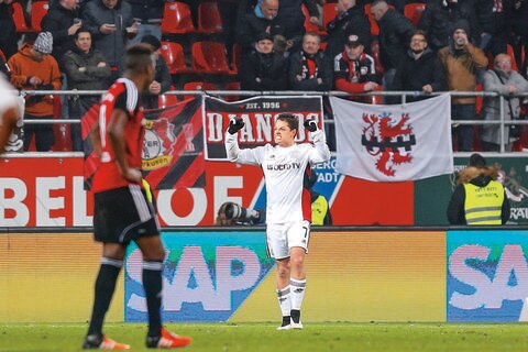 'Chicharo' sigue con su ritual goleador