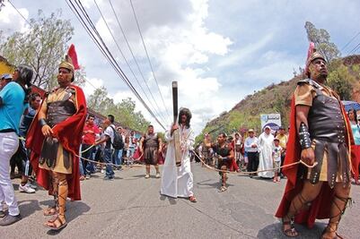 Anuncian cierres viales por vía crucis