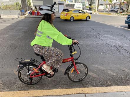 Usa la bicicleta en Querétaro, tras perder la esperanza en la mejora del transporte público