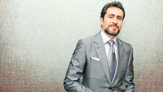 Artistas protestan por migrantes enjaulados