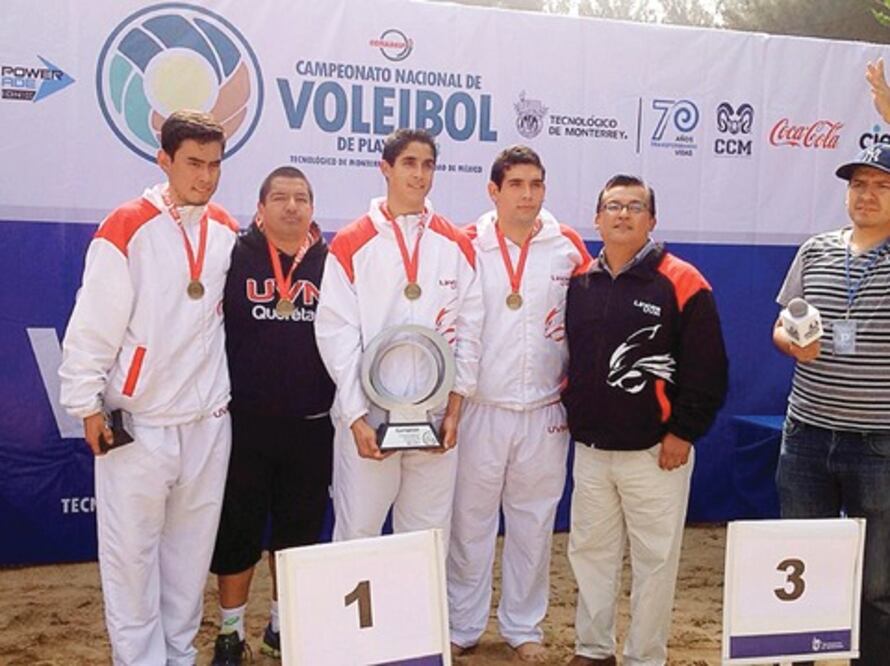 Domina UVM el volibol playero