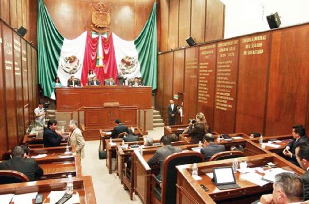 Buscan diputados mejorar su imagen