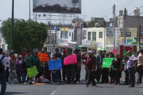 Tianguistas denuncian a policías ante DDHQ