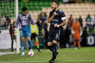 Debut soñado para Tena al frente de Gallos Blancos