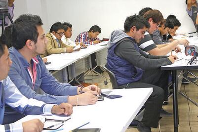 Convocan a universitarios a elaborar una iniciativa de ley