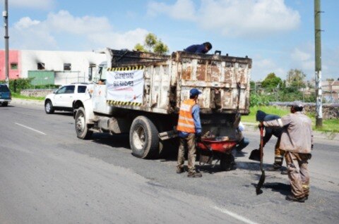 Reparan 85% de baches en la capital