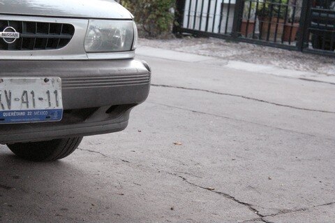 Entrega placas con reporte de robo