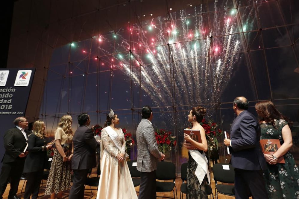 El gobernador del estado, Francisco Domínguez Servién, asistió a la presentación del Heraldo de Navidad Edición 2018, publicación que conforma la tradición cultura e historia de Querétaro; la ceremonia tuvo lugar el Querétaro Centro de Congresos.