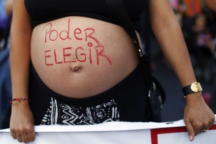 El aborto: recorrer 207 km para interrumpir el embarazo