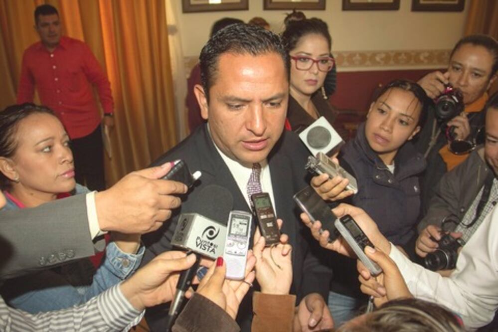 SJR anticipa despido de 5 directores 