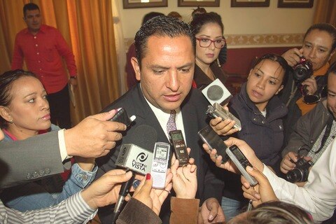 SJR anticipa despido de 5 directores