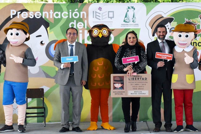 El IEEQ y TEPJF presentan libro sobre democracia