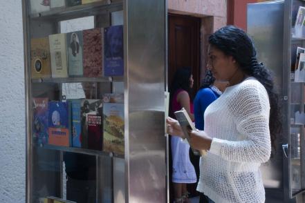 Regresa Paralibro; llevan la lectura a marquesinos