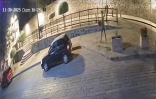 Detienen a hombre que robó nochebuenas en el Templo de La Cruz