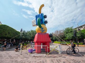 La ciudad, rodeada por “esculturas nómadas”