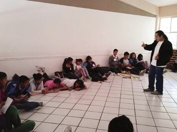 Instruyen a jóvenes a tomar decisiones