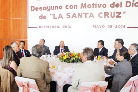 Festeja Loyola a constructores
