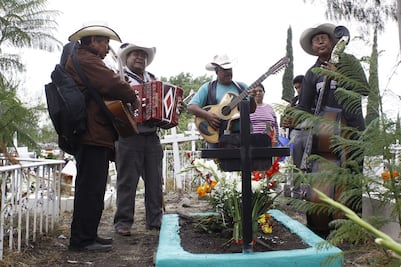 No podrás llevar música ni comida a los panteones este 1 y 2 de noviembre