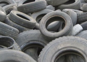 Realiza corregidora recolección de llantas usadas