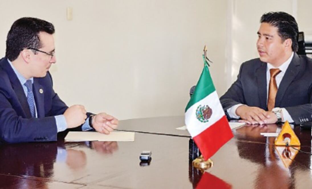 Estrecha UNEA nexo académico