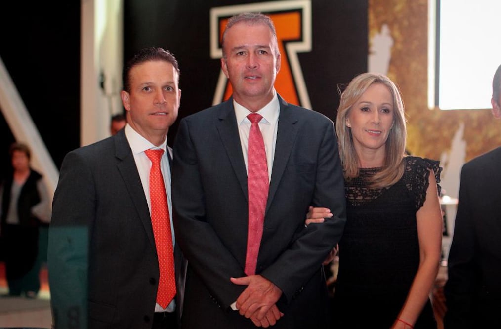 La cuarta edición de la cuarta edición de la cela de gala de la Universidad Anáhuac Campus Querétaro congregó a cerca de 800 invitados, entre consejeros, alumnos, empresarios y colaboradores, quienes fueron recibidos personalmente por el rector de la casa de estudios.