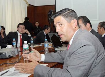 Déficit de municipios supera los mil mdp