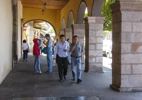 Frenan obras expedientes incompletos