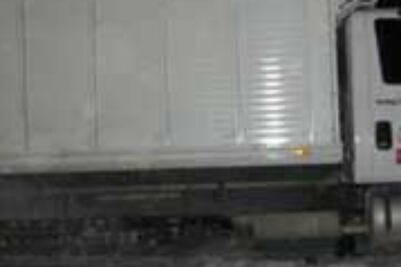 Despojan asaltantes a chofer de camión