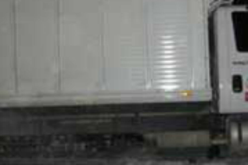 Despojan asaltantes a chofer de camión