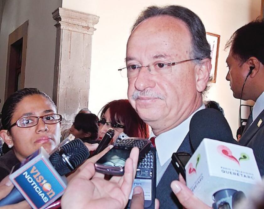 Calzada se reúne con titular