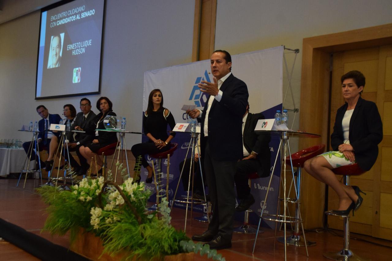 Luque afirma ante Coparmex su propuesta de eliminar el fuero