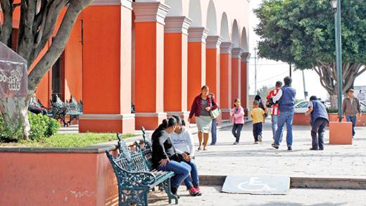 Solicitan dos alcaldías adelanto de recursos