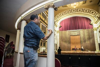 Restaura estado el Teatro de la República