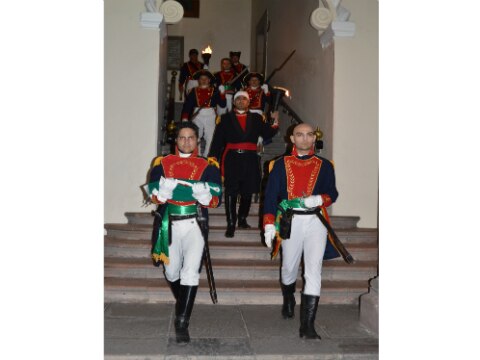 Honores a la Bandera con atardecer