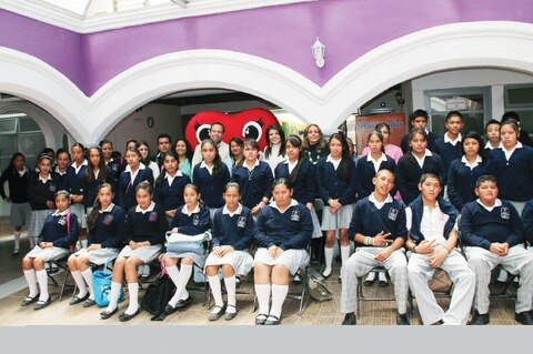 Buscan prevenir embarazo precoz