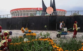 Colocan flores de cempasúchil sobre Calzada de Tlalpan